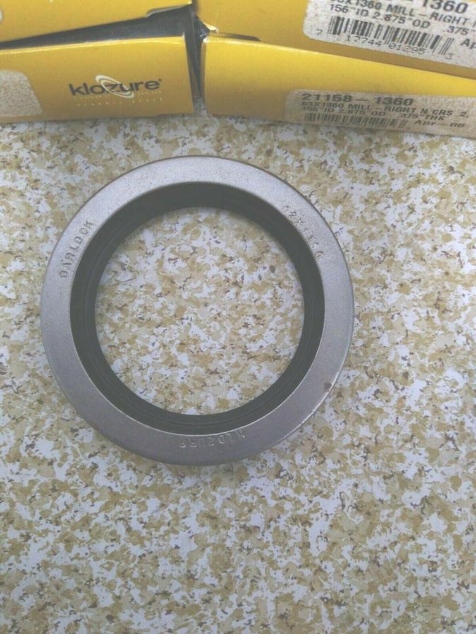 Used GARLOCK KLOZURE,21158-158,OIL SEAL Lot of 4 NOS