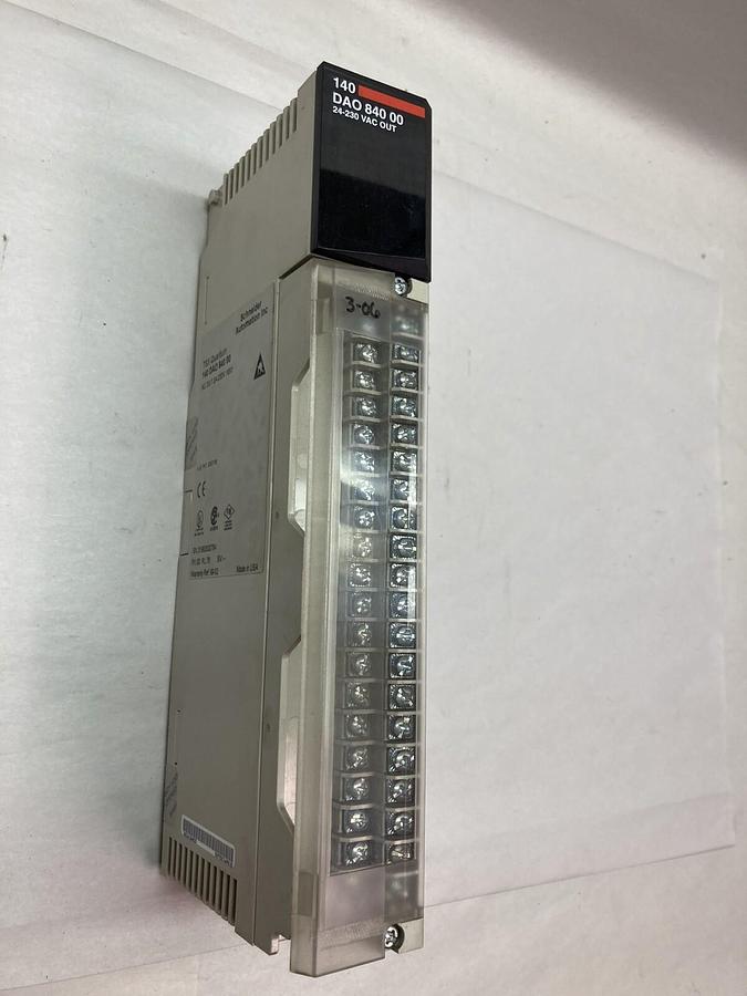 Used Schneider Electric Modicon,140-DAO-840-00,Discrete Output Module