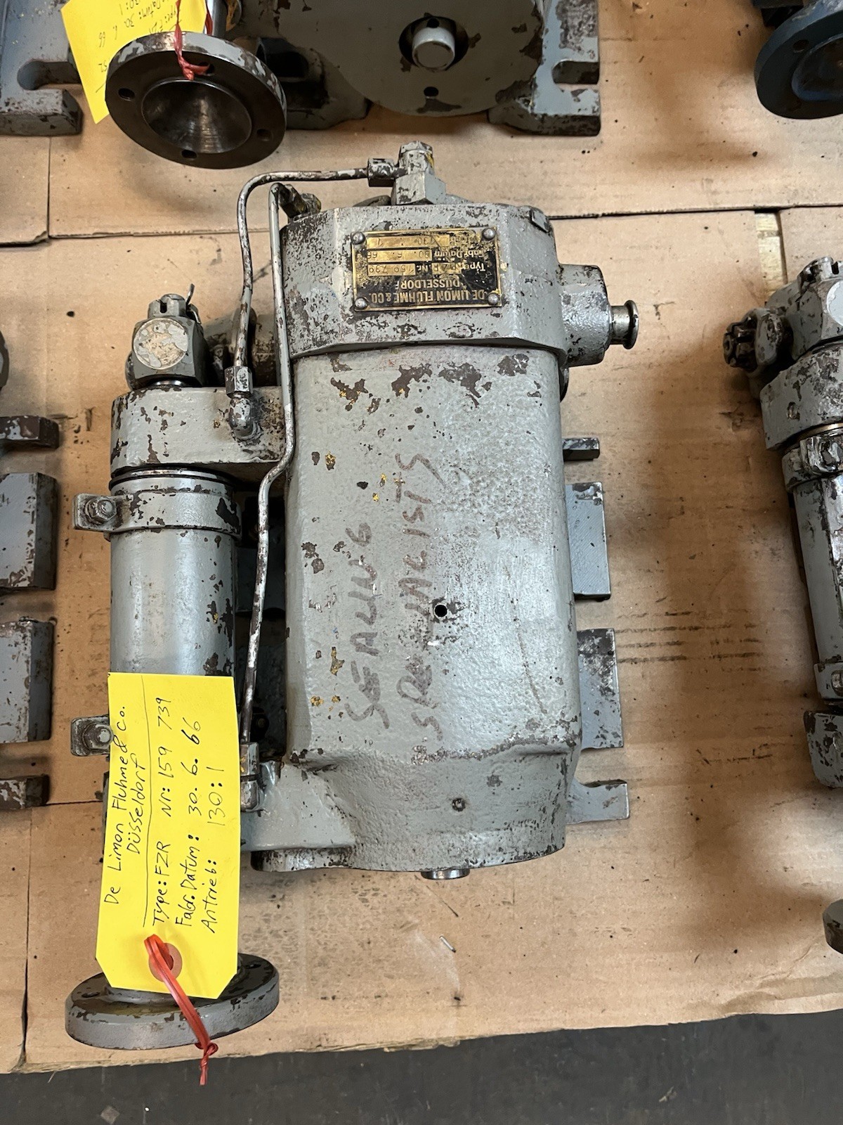Used DE LIMON FLUHME,FZR 159-739,CENTRAL GREASE PLUNGER PUMP