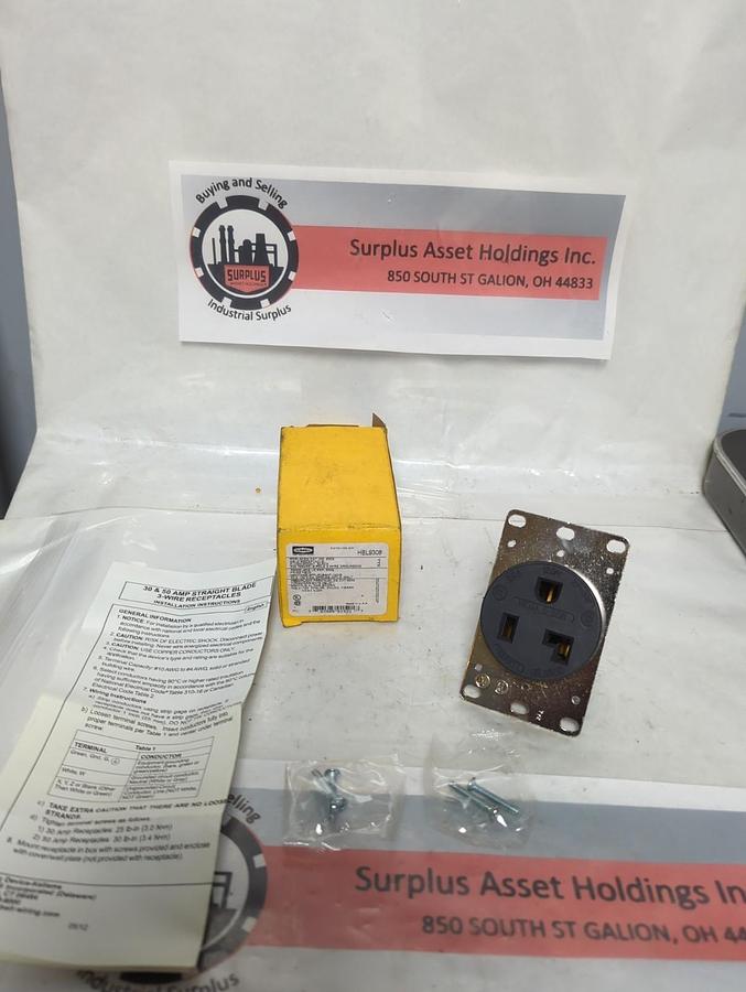 HUBBELL,HBL9308,RECEPTACLE 30 AMP 125VAC 2-POLE 3-WIRE NOS