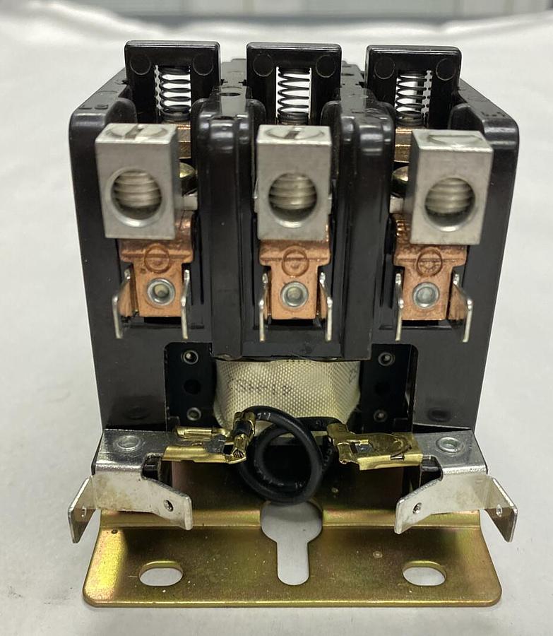 Used Stancor,W-R/RBM,Type 154-C2B3 Contactor 3 Pole 120V NOS