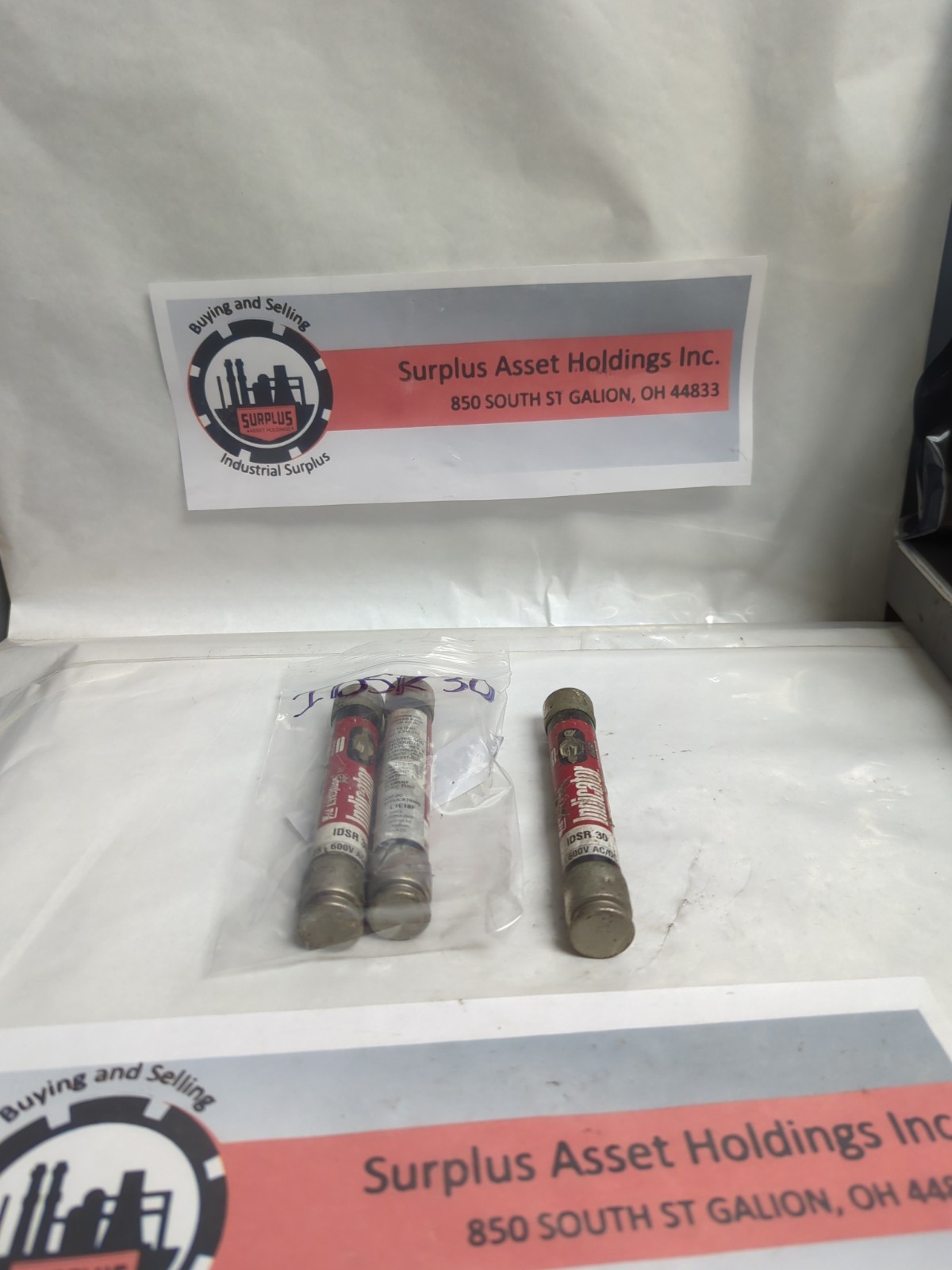 Used LITTELFUSE,IDSR-30,INDICATOR FUSE 30 AMP LOT OF 3 PRE-OWNED