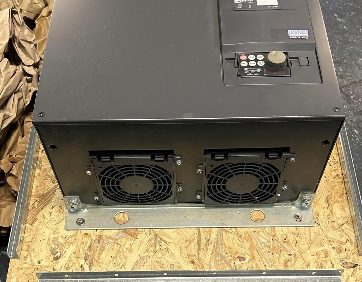 Used MITSUBISHI,FR-F740-01160-EC,INVERTER DRIVE VFD 116A 400V