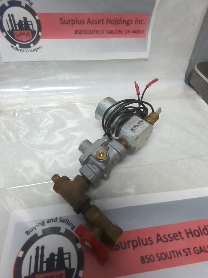 Used HONEYWELL,V4046C-1047,MAGNETIC GAS VALVE ASSEMBLY 1/4 INCH 10PSI PRE-OWNED