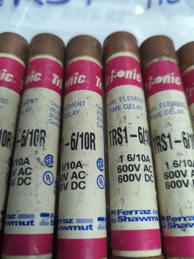 Used FERRAZ SHAWMUT,TRS1-6/10R,TRI-ONIC 1-6/10 AMP FUSE LOT OF 7 PRE-OWNED