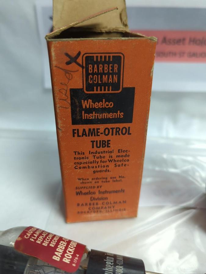 Used BARBER COLMAN,5608A,CONTROLLER TUBE WHEELCO INTSTRUMENTS LOT OF 2 PRE-OWNED
