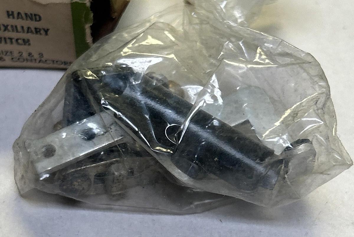 ALLEN BRADLEY,Z-2112,AUXILIARY SWITCH NOS