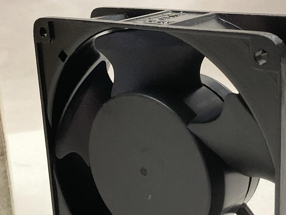 Dayton,4WT33,AC Axial Fan 105 CFM 2900 Amps 0.11 Watts 230V 60Hz