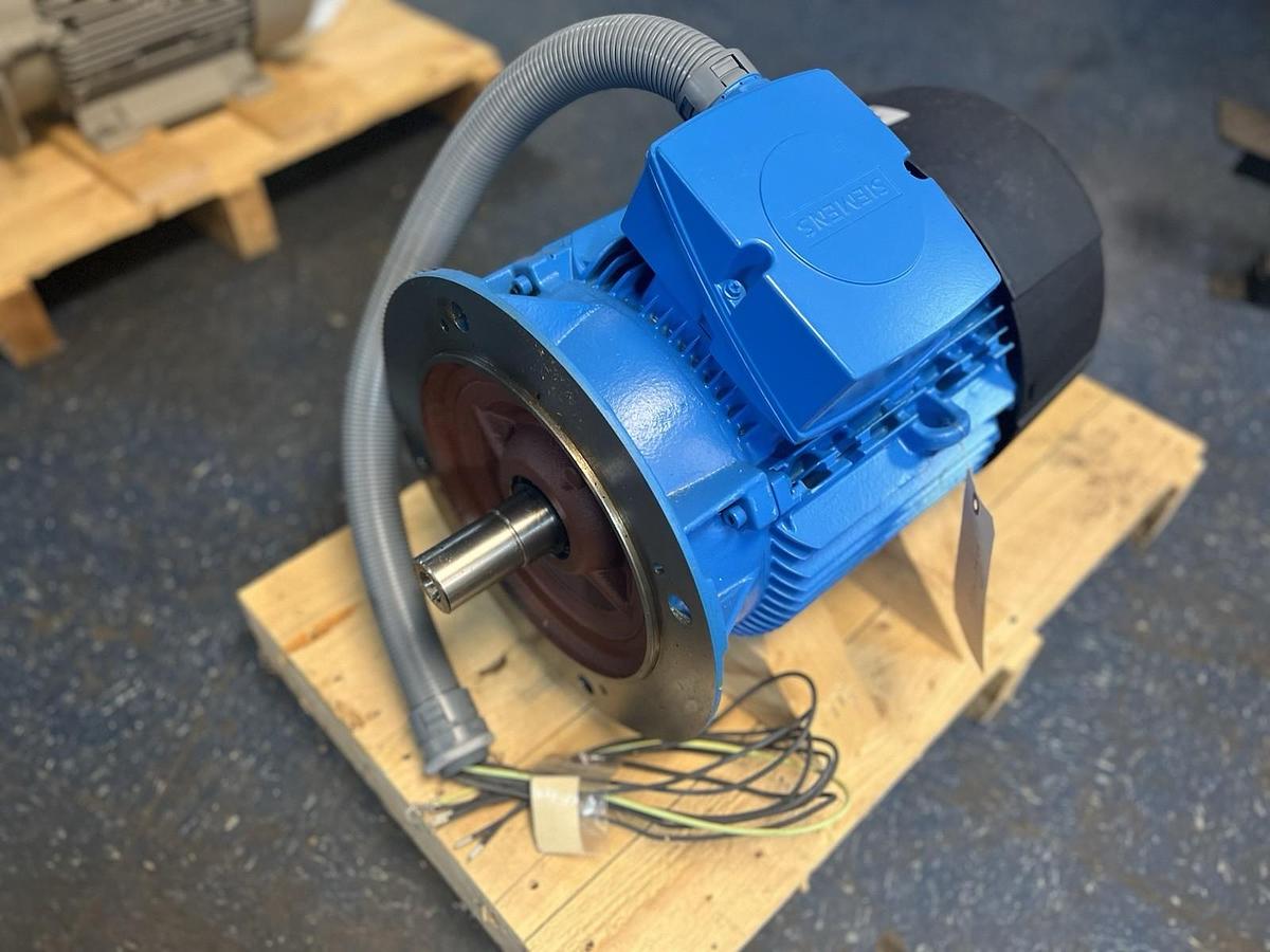 SIEMENS,1AV2163A-1PC31041DA300FA7,MOTOR 15kW 400/460V 160M 3565RPM