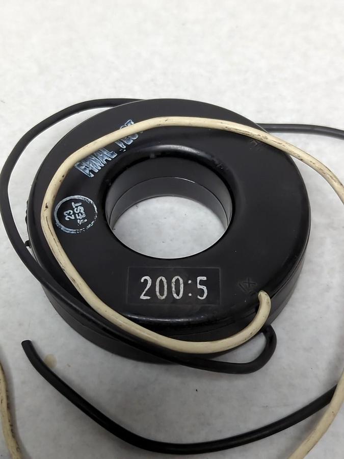 E.I.L INSTRUMENTS,5-RL-201,CURRENT TRANSFORMER 5-400HZ 600V RATIO 200:5 A NOS