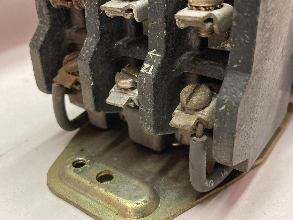 Used Square D,Class 2510 Type BG-2,Manual Starter Size M-0 Series B 600V 5 HP