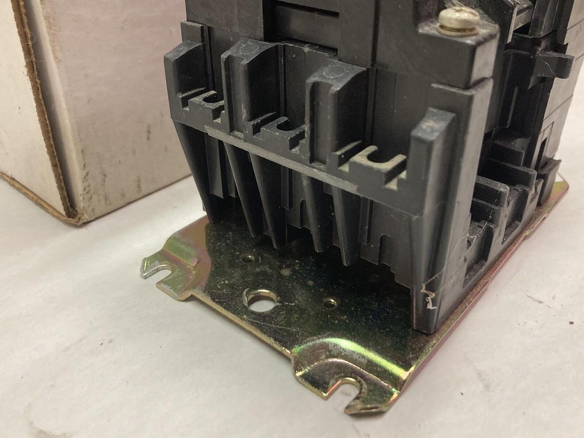 Used Allen Bradley,500L-BOD93,Lighting Contactor Ser B