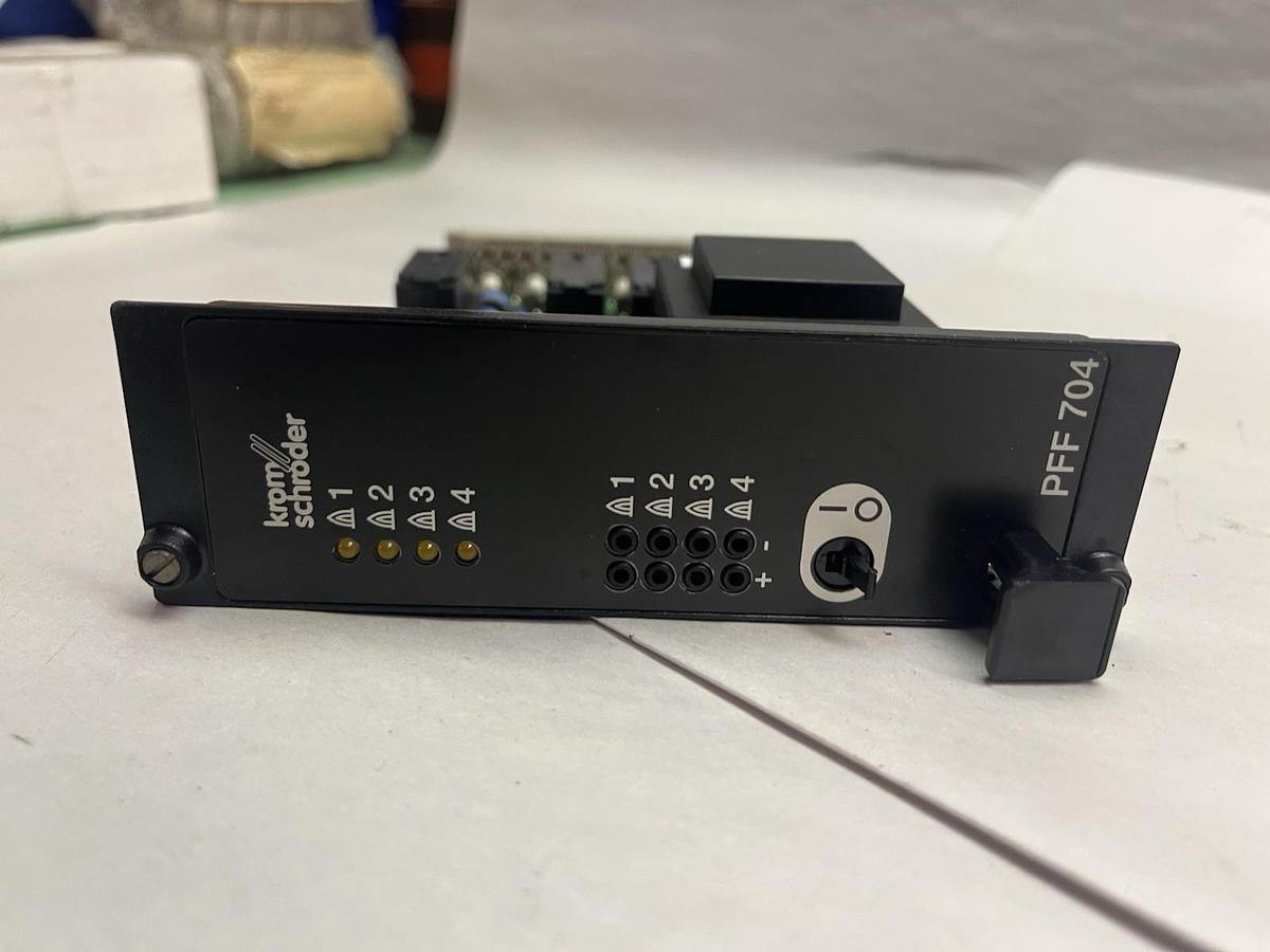 Used KROM SHRODER,84372510,FLAME RELAY 115/230VAC 50/60HZ PFF 704T/N NOS