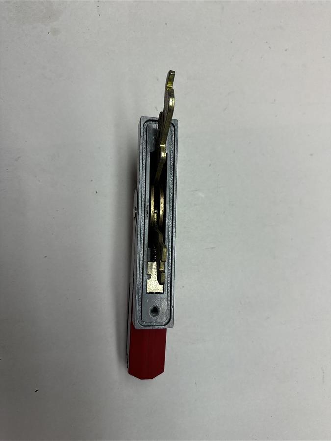 Used Allen Bradley,2100 series,Manual ON/OFF Switch Lever/Handle from MCC Bucket