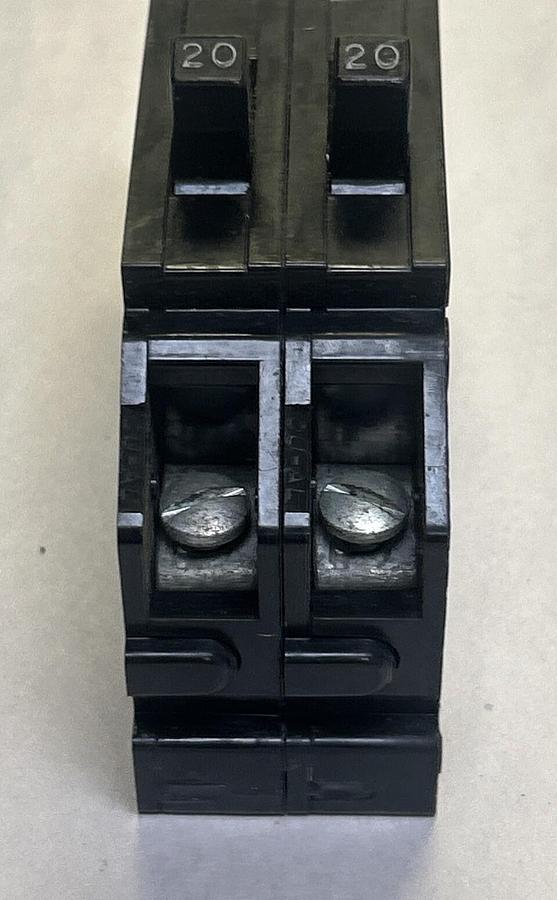 Used ZINSCO,QC220,CIRCUIT BREAKER 20A 120/240V 2P