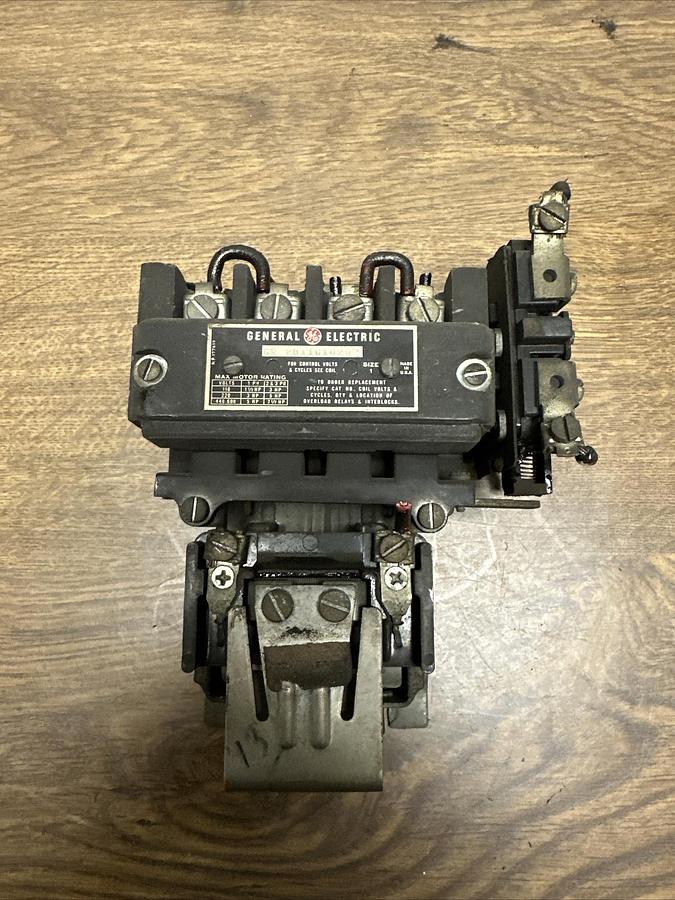Used GE,CR2811C102Q,Size 1 Starter