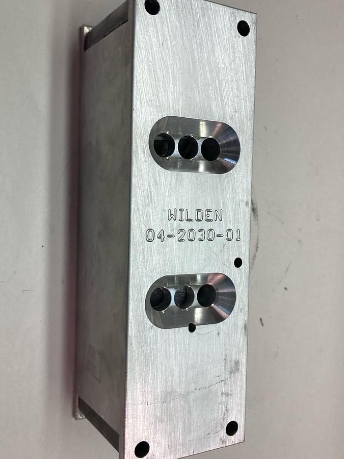 Used Wilden,04-2030-01,Air Valve Assembly