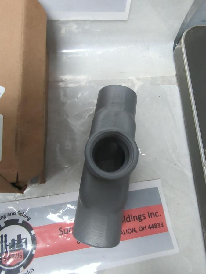 APPLETON,TB57,FM7 GRAYLOY CONDUIT BODY 1-1/2 INCH TYPE TB NOS