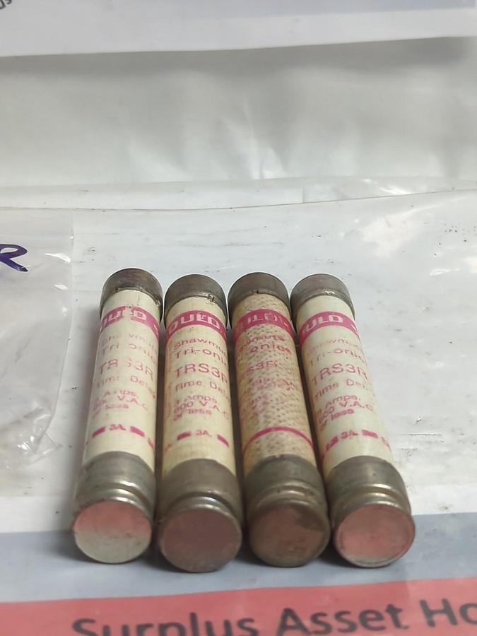 Used GOULD SHAWMUT,TRS3R,TRI-ONIC 3 AMP FUSE LOT OF 4 PRE-OWNED