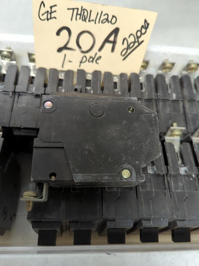 Used GENERAL ELECTRIC,THQL1120,CIRCUIT BREAKER 20 AMP 1-POLE LOT OF 22 PRE-OWNED
