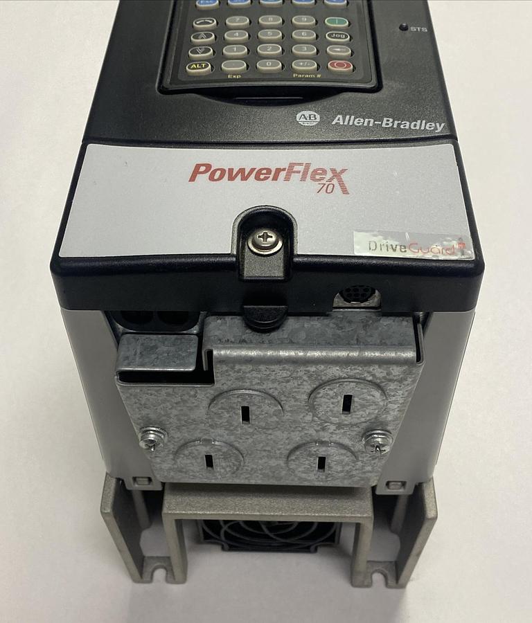 ALLEN BRADLEY,20AD3P4A3AYNNNG0,SER A POWERFLEX 70 AC DRIVE 2 HP VFD NEW