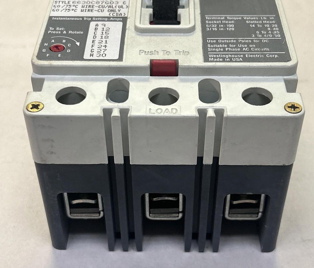 Used CUTLER-HAMMER,HMCP003A0C,CIRCUIT BREAKER 3A 600V 3P