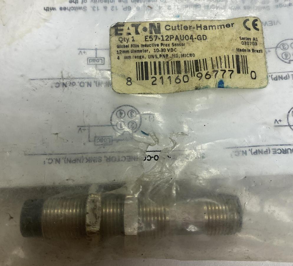 Eaton Cutler Hammer,E57-12PAU04-GD,Inductive Proximity Sensor NOS