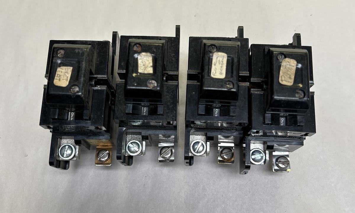 Used ITE,P220,CIRCUIT BREAKER 20A 120/240V 2P LOT OF 4