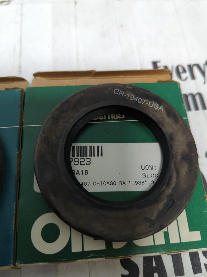 CHICAGO RAWHIDE,19407,OIL SEALS 1.938 IN X 3.194 IN LOT OF 2 NOS