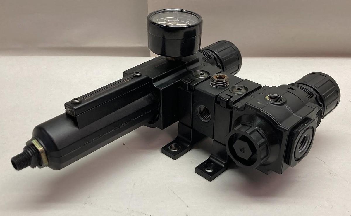 Norgren,B72G-2AK-AE1-RMG,Filter/Regulator