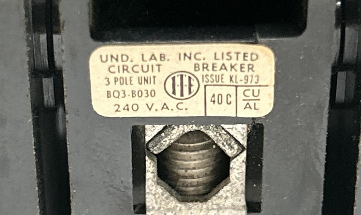 Used SIEMENS,BQ3B030,CIRCUIT BREAKER 30A 240V 3P LOT OF 2