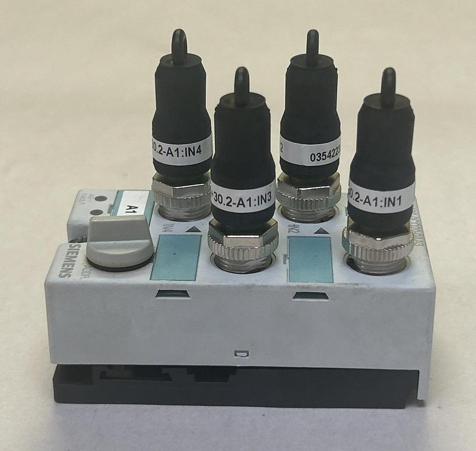 Used SIEMENS,3RK2200-0CQ20-0AA3,COMPACT MODULE