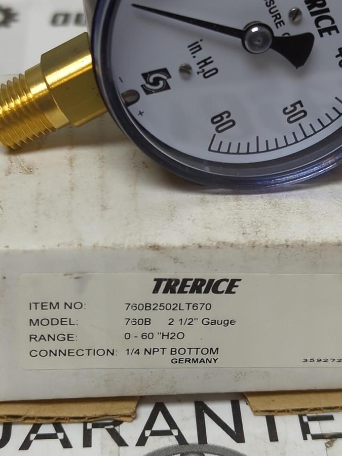 TRERICE,760B2502LT70 760B,2-1/2 INCH PRESSURE GAUGE 1/4 INCH BOTTOM CONNECTION