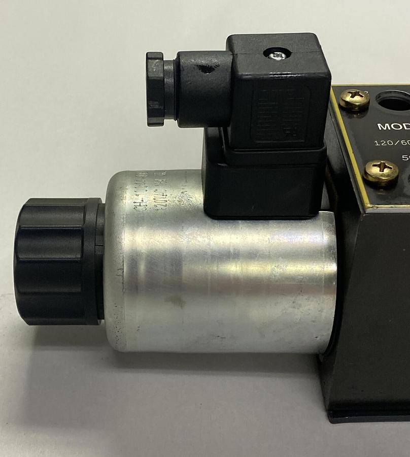 PARKER,D3W20BNYPFZ,DIRECTIONAL CONTROL SOLENOID VALVE NOS