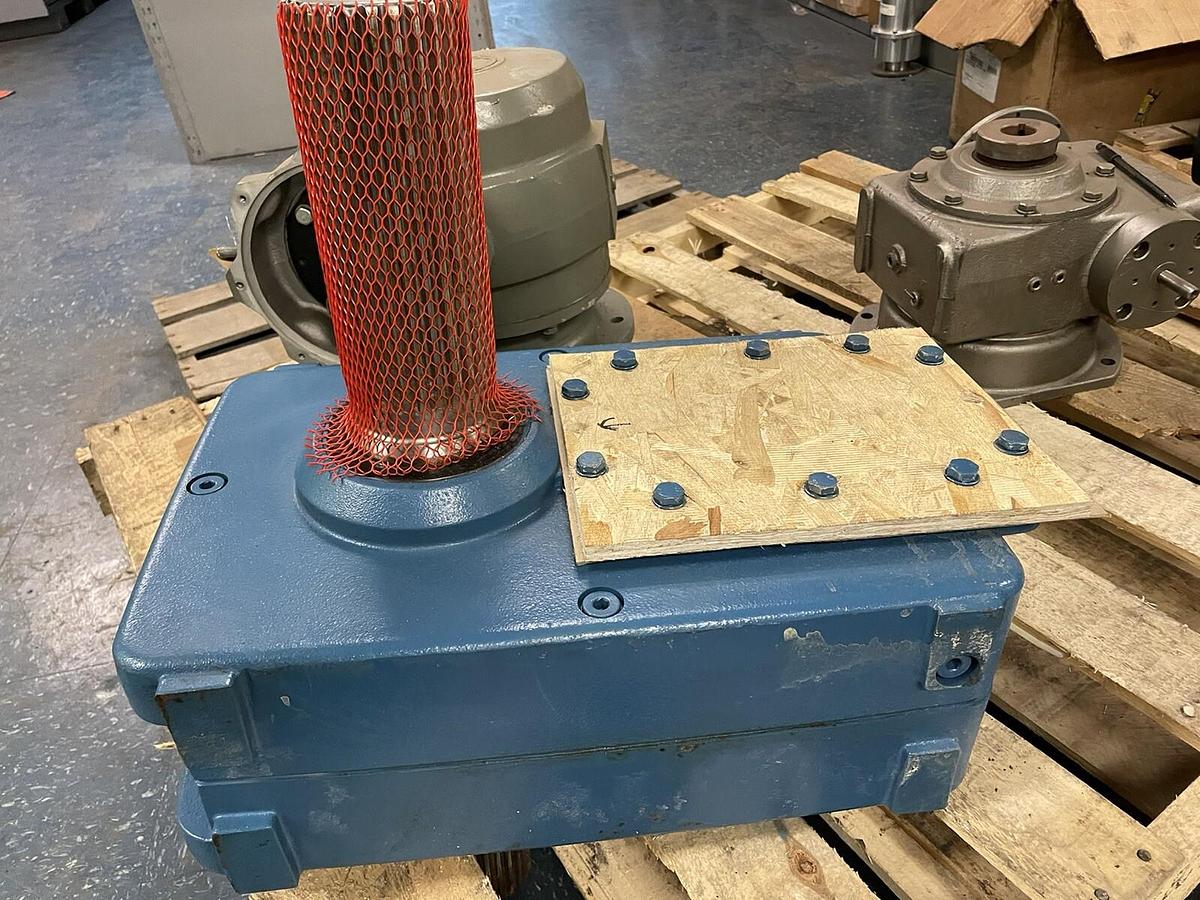 DEMAG,ADE70DD 43970529,GEAR REDUCER D1.0-11-1/24.8 PART NUMBER 43970529