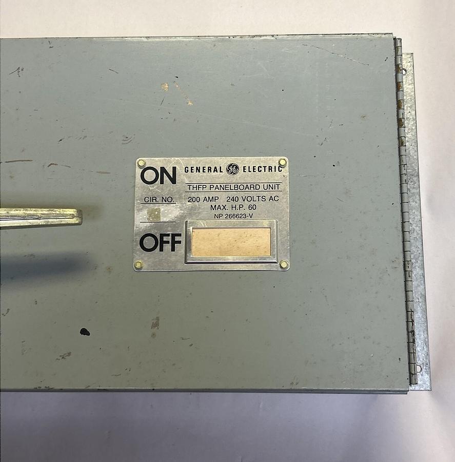 Used GENERAL ELECTRIC,THFP324,PANELBOARD UNIT 200A 240V
