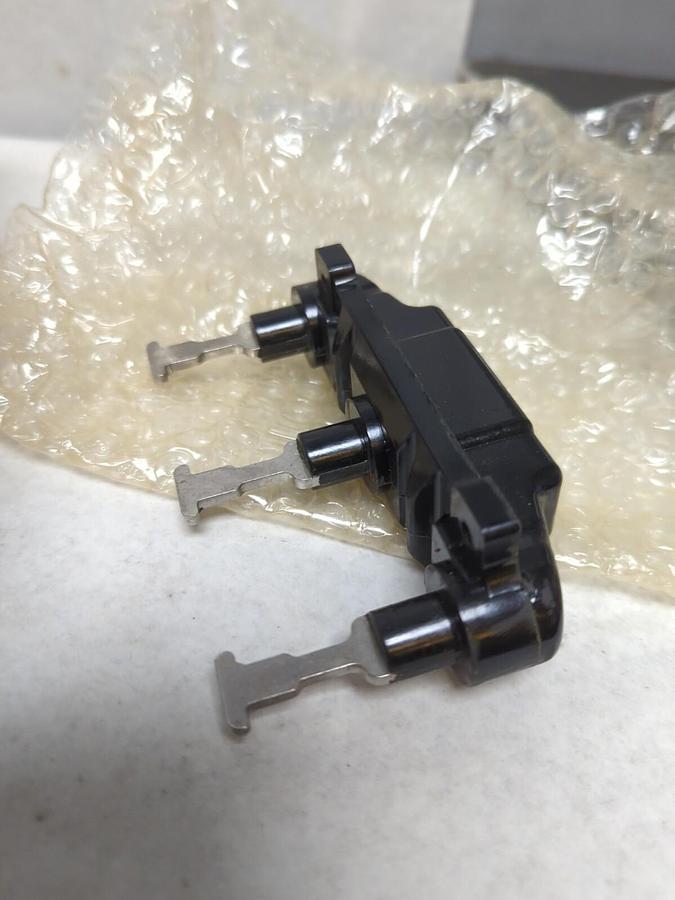 ALLEN-BRADLEY,X-36158,CROSS BAR SIZE 2 3-POLE NOS