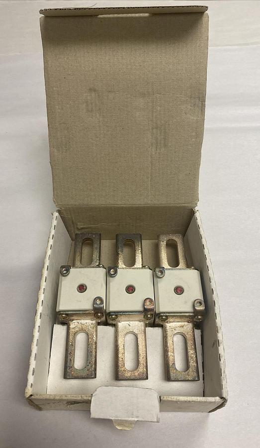 FERRAZ SHAWMUT,C300129 A070URD30KI0080, 80A 700V LOT OF 3 NEW