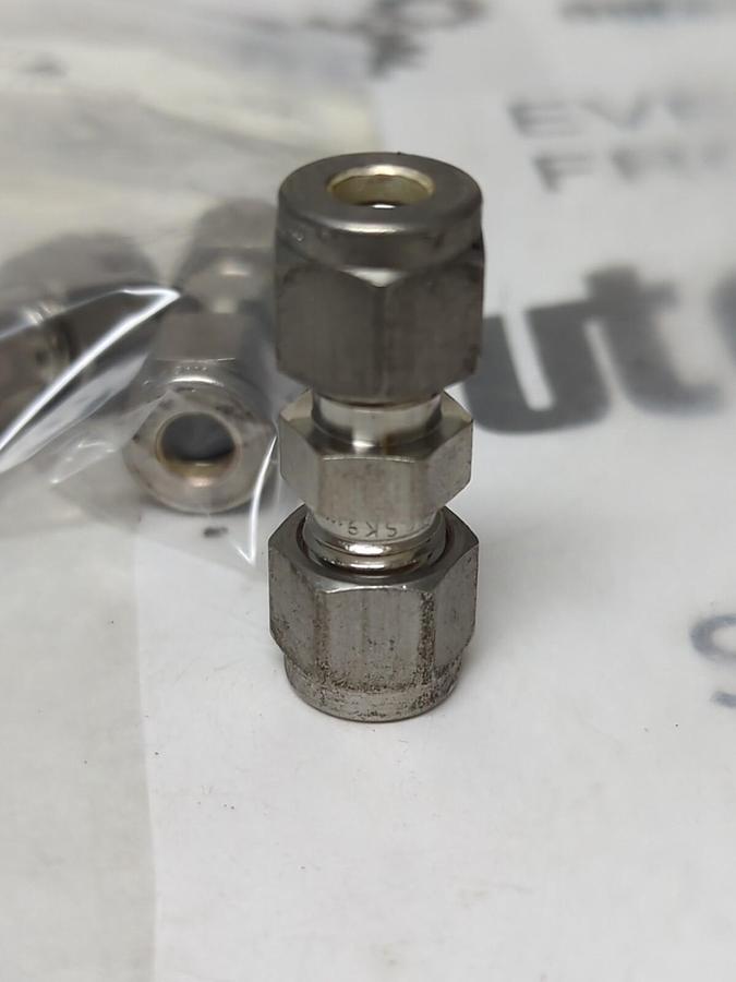 SWAGELOK,SS-400-6,UNION TEE 1/4T LOT OF 3 NOS