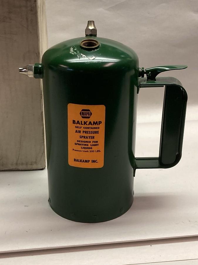 Used Napa,BK.770-5011,Self-Contained Air Pressure Sprayer 200 LB Limit