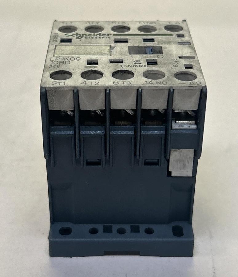 Used SCHNEIDER ELECTRIC,LP1K0910BD,CONTACTOR 24V