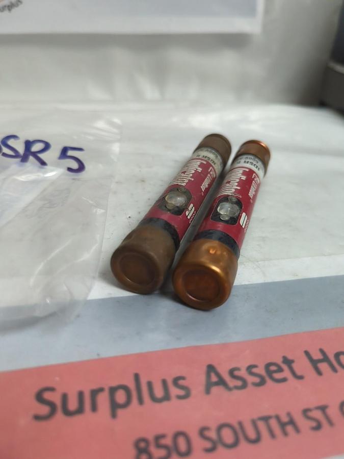 Used LITTELFUSE,IDSR5,INDICATOR 5 AMP FUSE LOT OF 2 PRE-OWNED