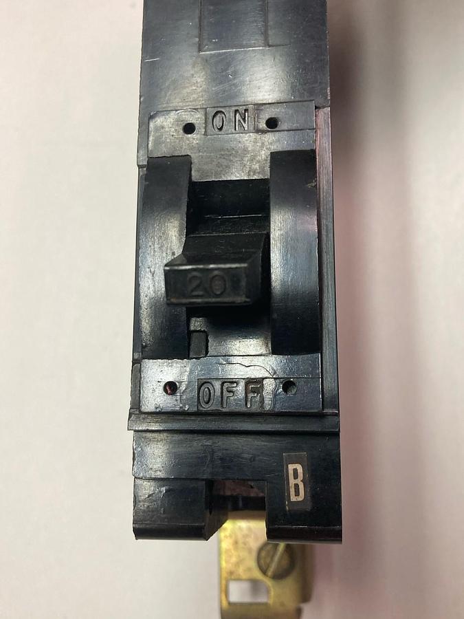 Used Square D,FY-14020-B,I-Line Circuit Breaker 20A 277Vac G07M1