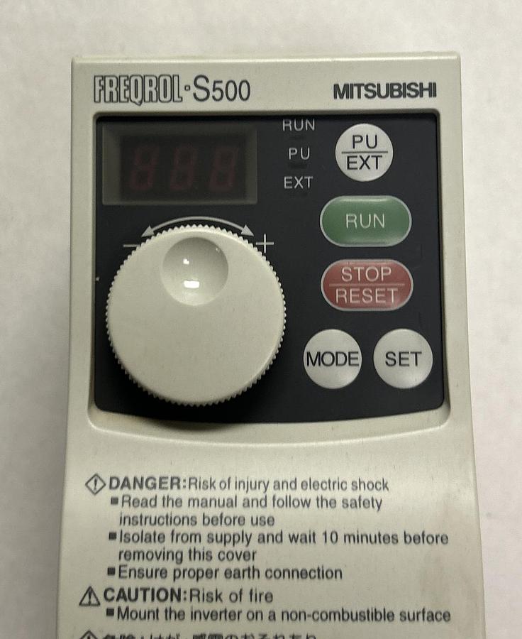 Used MITSUBISHI,FR-S520E-0.2K,INVERTER DRIVE 2.6A 3HP 200-240V