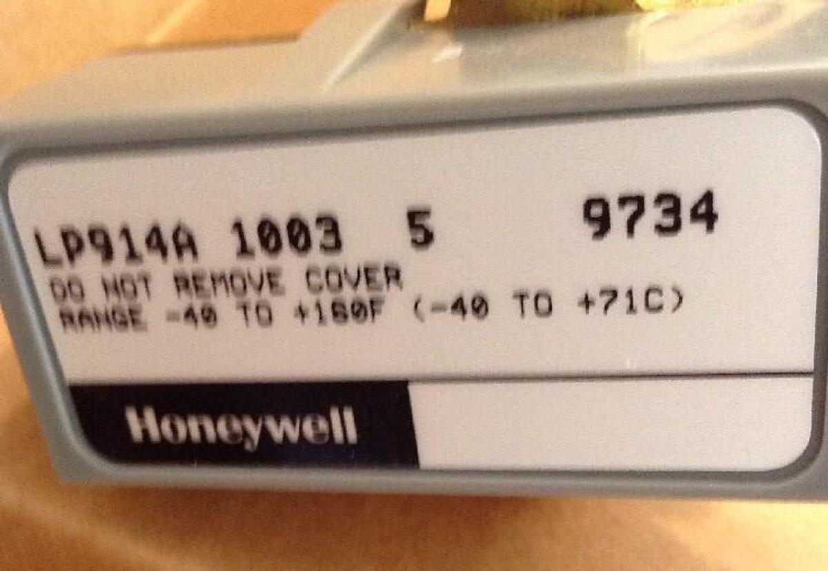Honeywell,LP914A 1003,Insertion Temperature Sensor  Range -40-160F