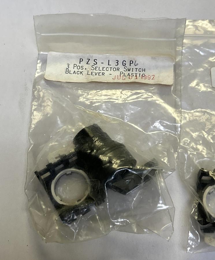 Used AGUT,PZS-L3GP6,BLACK SELECTOR SWITCH LOT OF 3 NOS