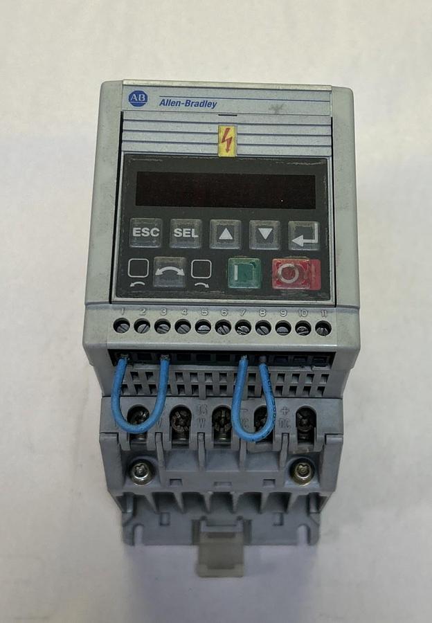 Used ALLEN BRADLEY,160-BA02NPS1,VARIABLE SPEED DRIVE