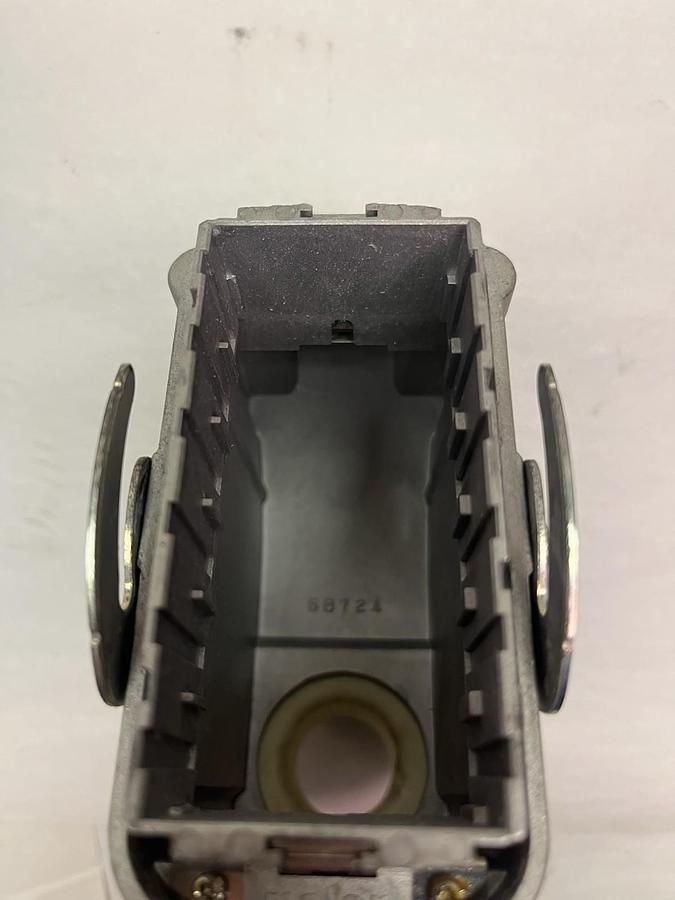 Used MOLEX,58724,PLC CABLE CONNECTOR