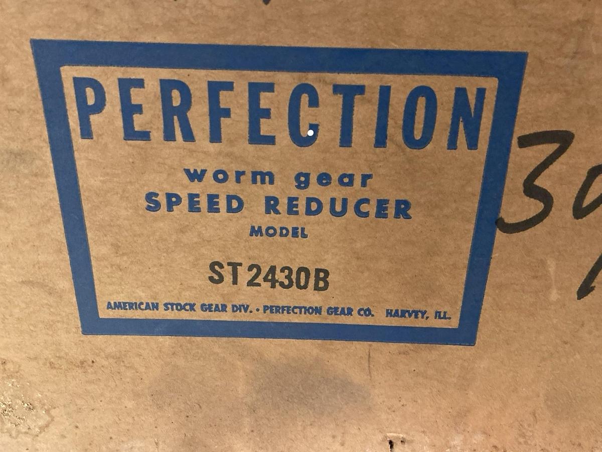 American Stock Gear,ST2430B,Worm Gear Speed Reducer Ratio 30:1 0.75Hp 1750rpm