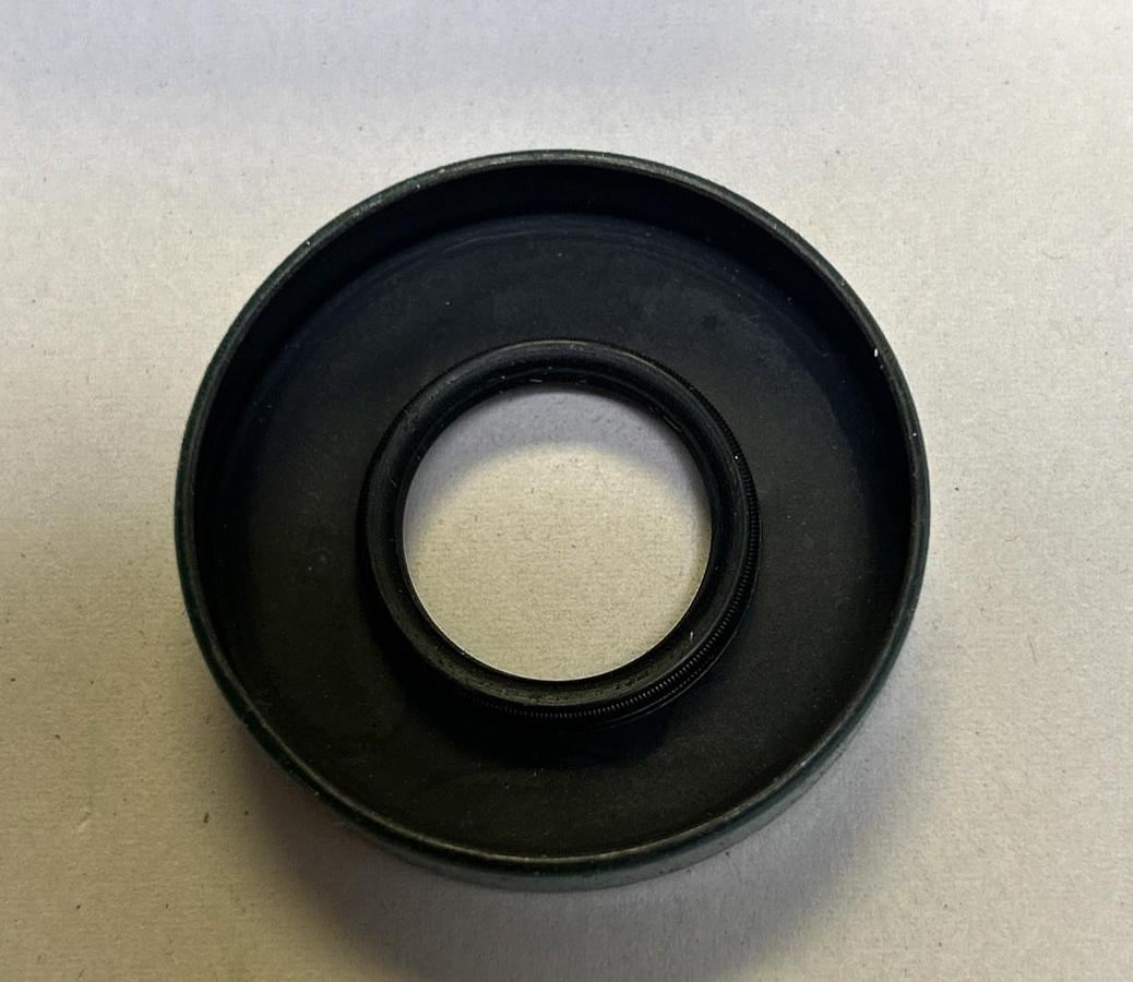 CHICAGO RAWHIDE,8215,OIL SEALS LOT OF 5 NOS